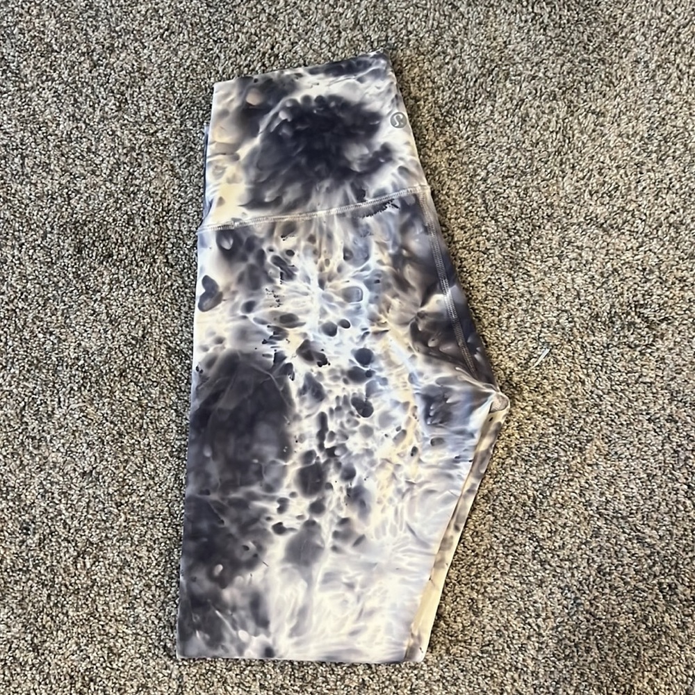 WUNDER UNDER HIGH-RISE TIGHT 25" *LUXTREME
Marble Dye Classic Navy
Size: 4 - Picture 4 of 5